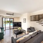 Sunnyvillas: 4br Seafront Villa*private Pool*bw44 Willa Protaras